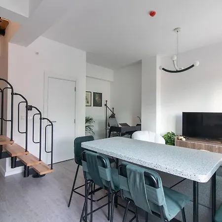Apartamento Chic & Elegant 2br 1.5ba W Priv Terrace #6 *