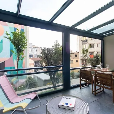 Chic & Elegant 2br 1.5ba W Priv Terrace #6 * Istanbul