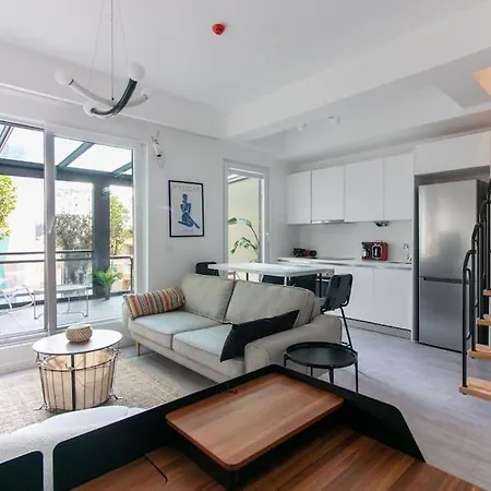 Chic & Elegant 2br 1.5ba W Priv Terrace #6 *